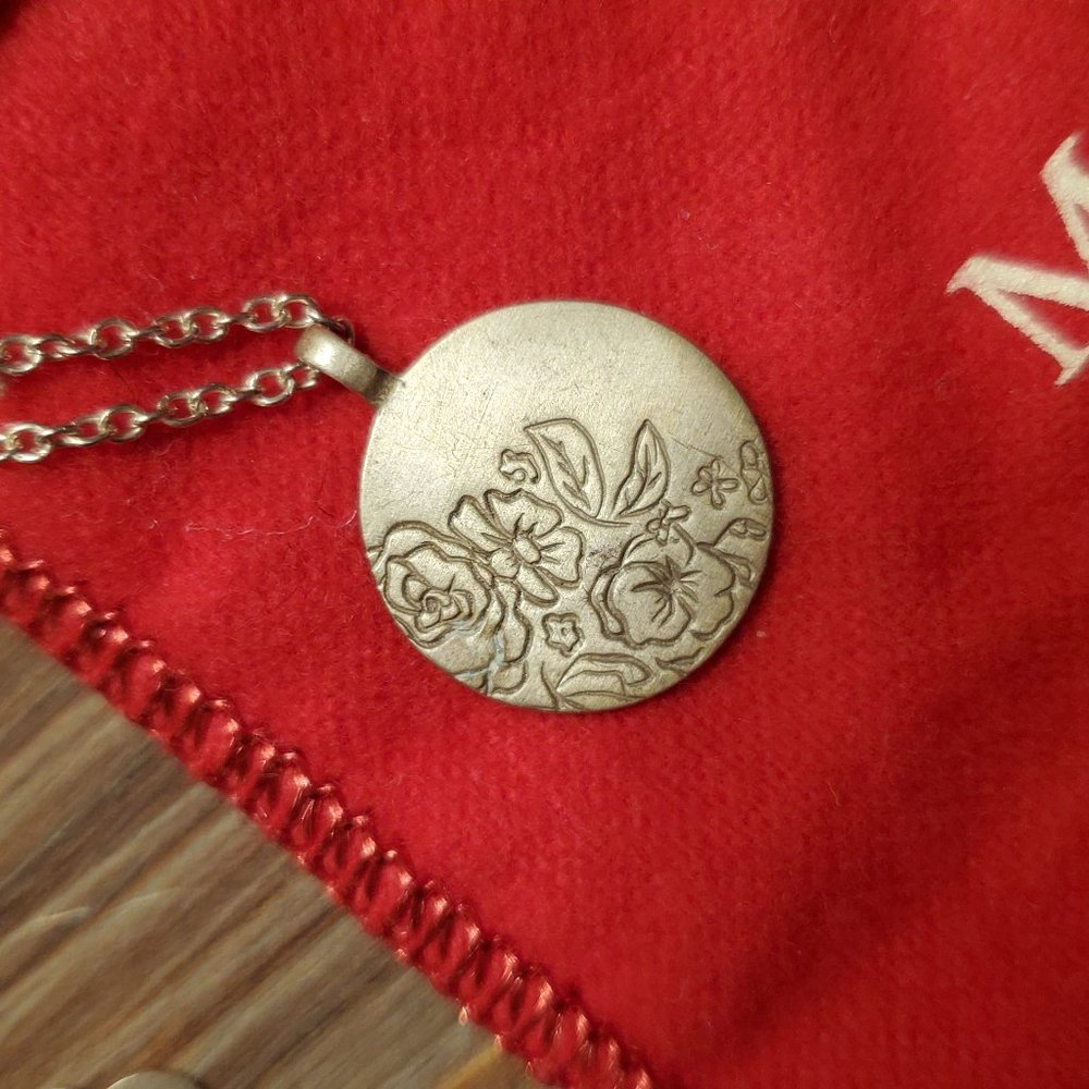 Me & Ro Sterling Silver Small Flower Pendant
